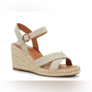 NWOT Lucky Brand Casstin Wedge Sandal